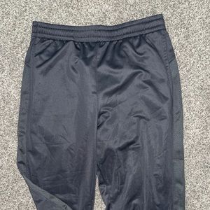 Men’s gray sweatpants